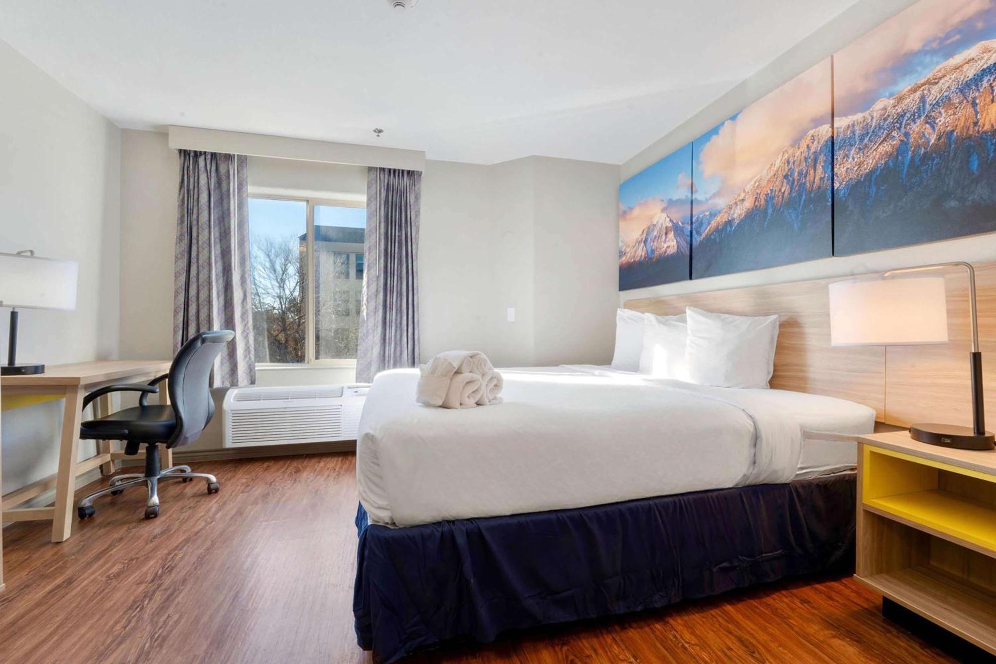 Days Inn By Wyndham Thornton Dış mekan fotoğraf