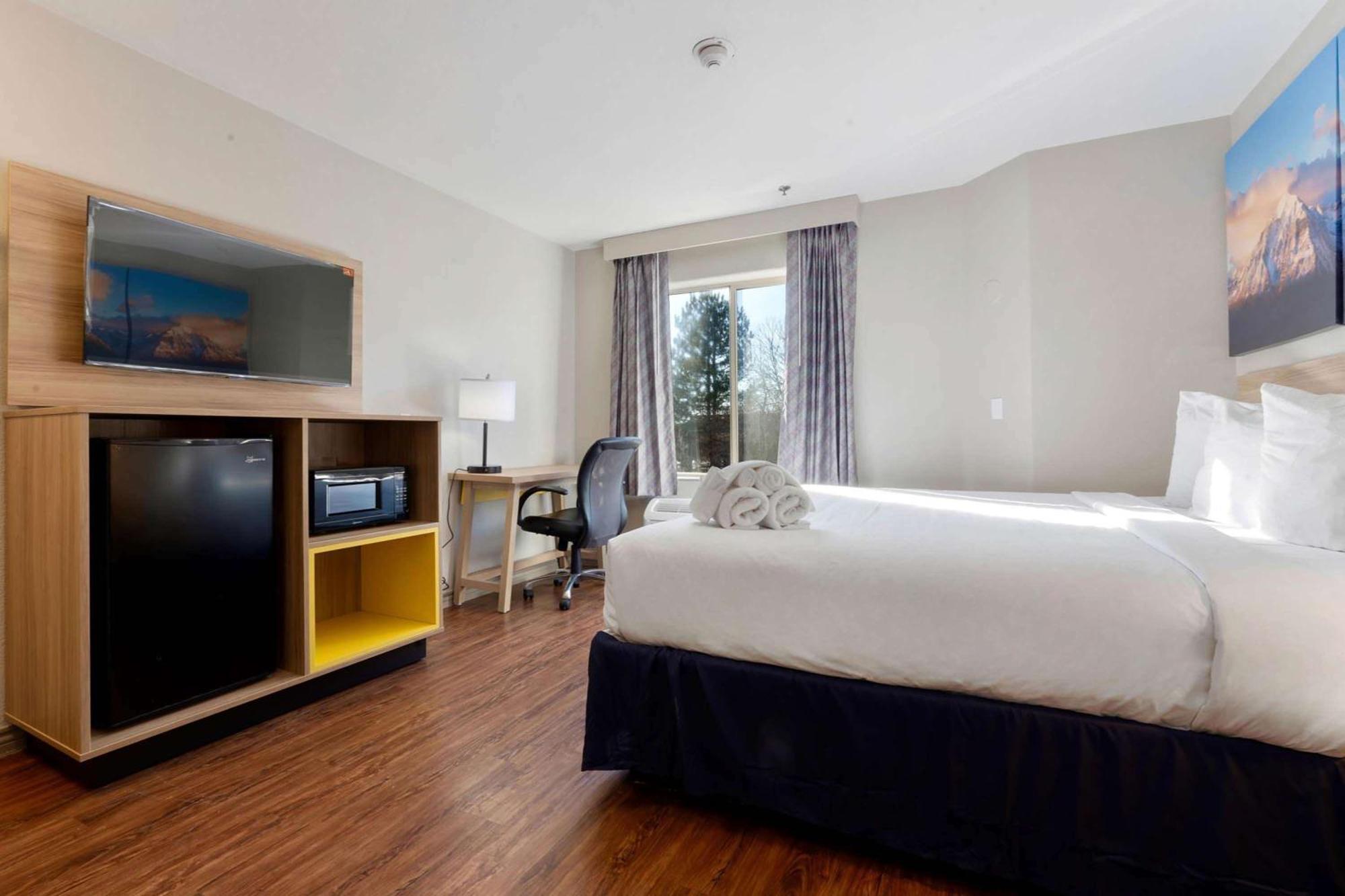 Days Inn By Wyndham Thornton Dış mekan fotoğraf