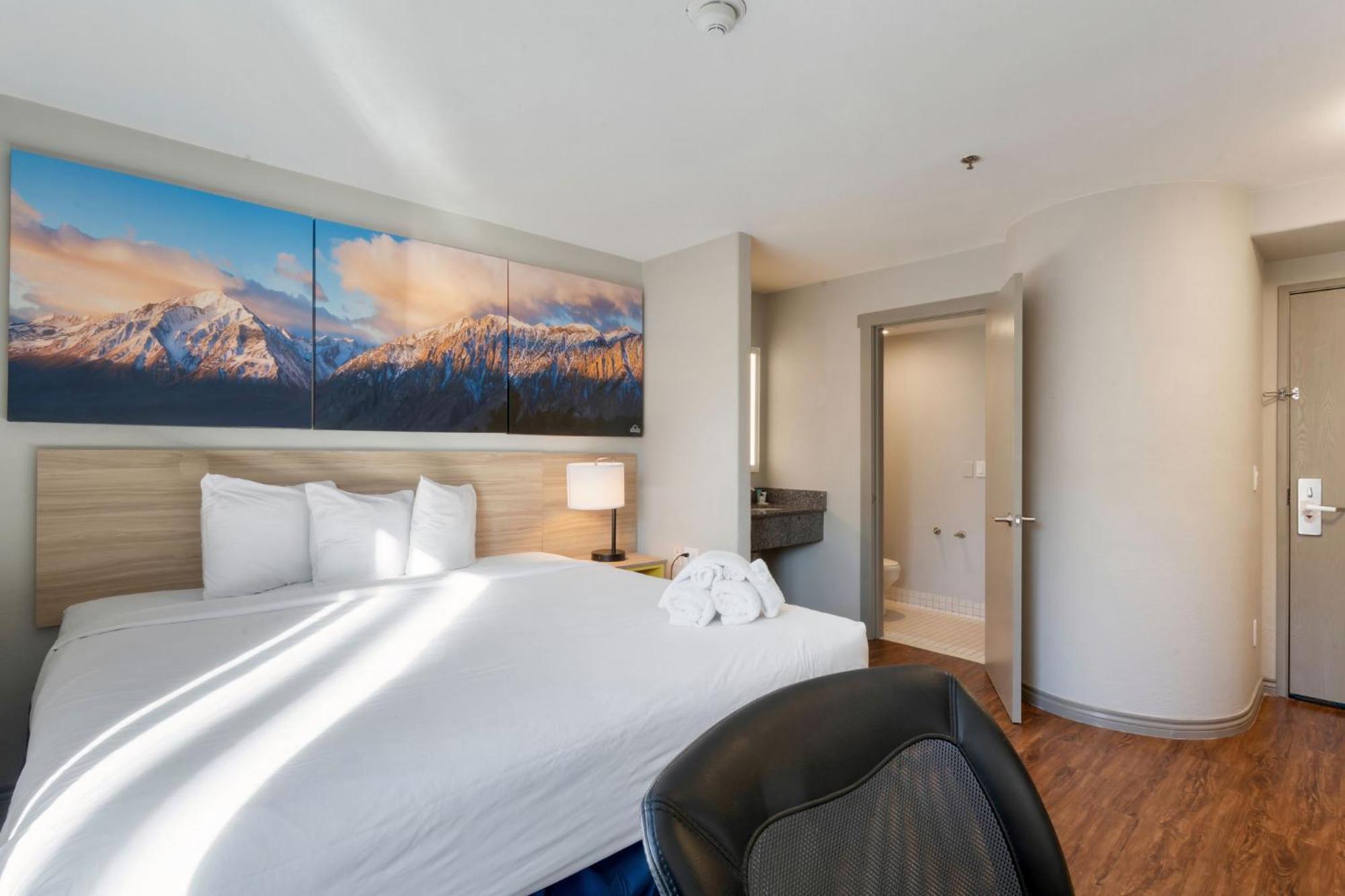Days Inn By Wyndham Thornton Dış mekan fotoğraf