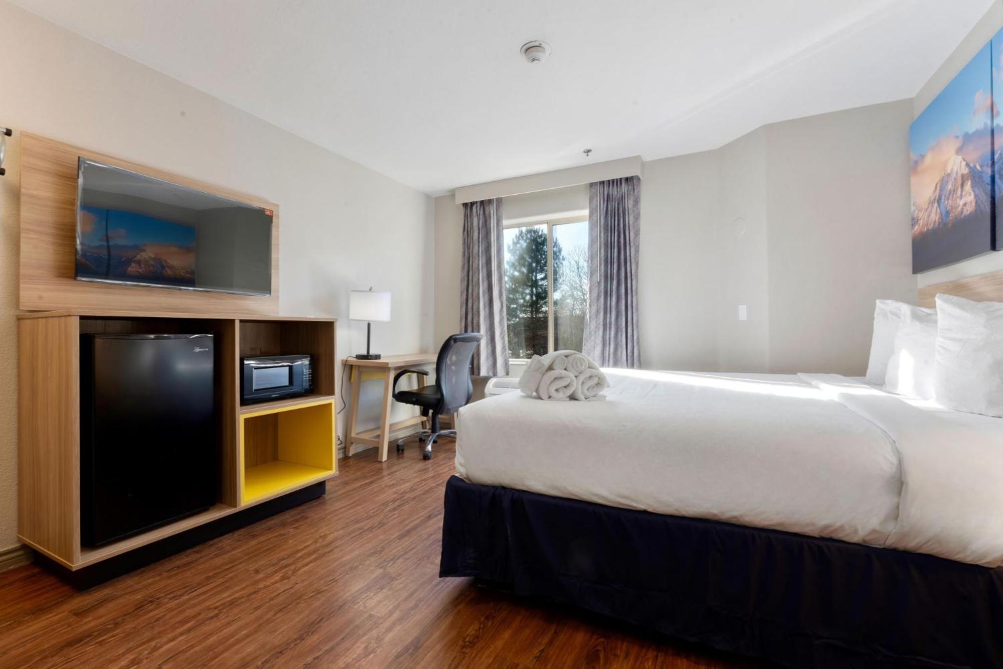 Days Inn By Wyndham Thornton Dış mekan fotoğraf