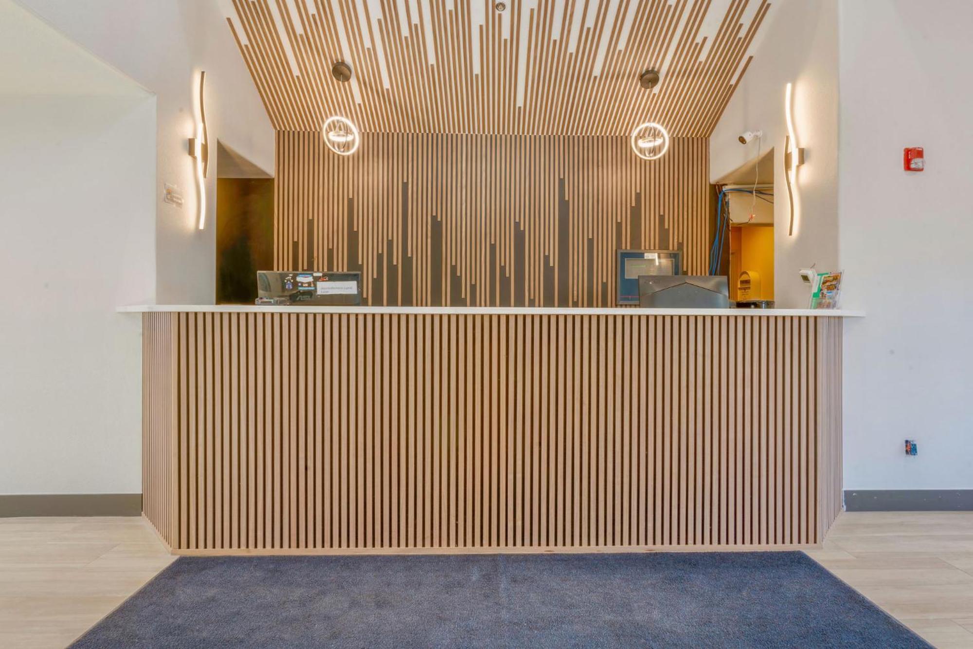 Days Inn By Wyndham Thornton Dış mekan fotoğraf