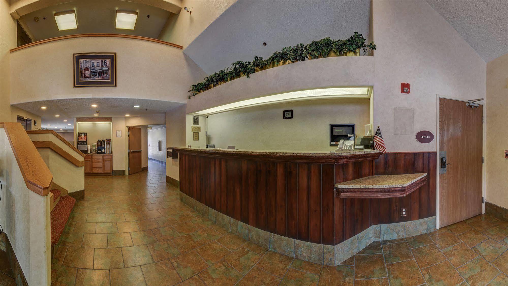 Days Inn By Wyndham Thornton Dış mekan fotoğraf