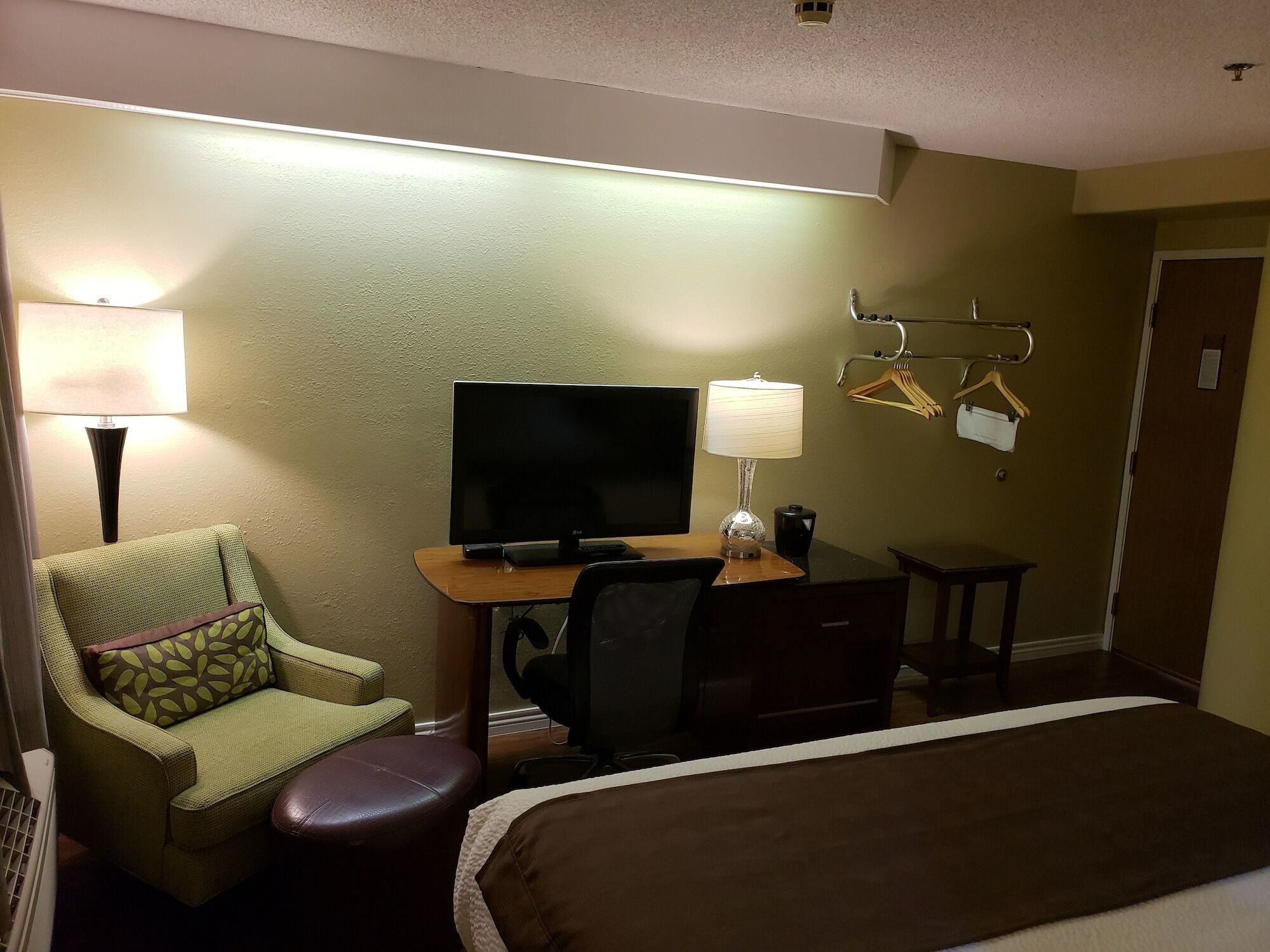 Days Inn By Wyndham Thornton Dış mekan fotoğraf